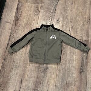 Jordan zip up boy  size 24‎ months